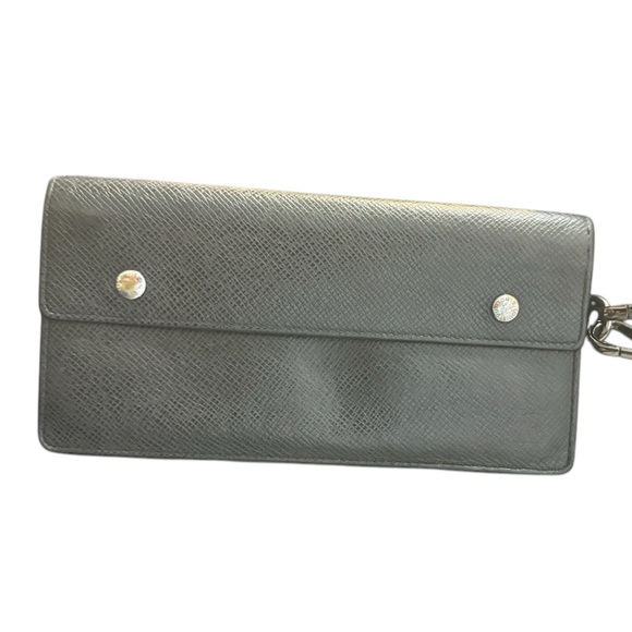 Louis Vuitton Black Taiga Leather Accordion Chain Wallet Long Flap - Picture 2 of 10